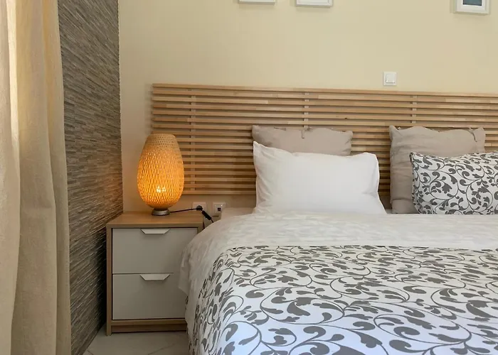 Flight Apartments Airport By Airstay